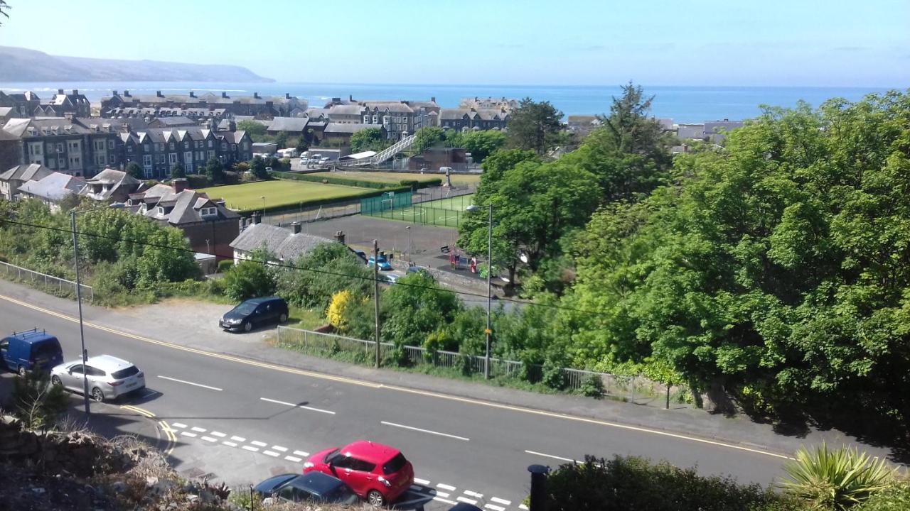 Apartment Chic Barmouth Bagian luar foto